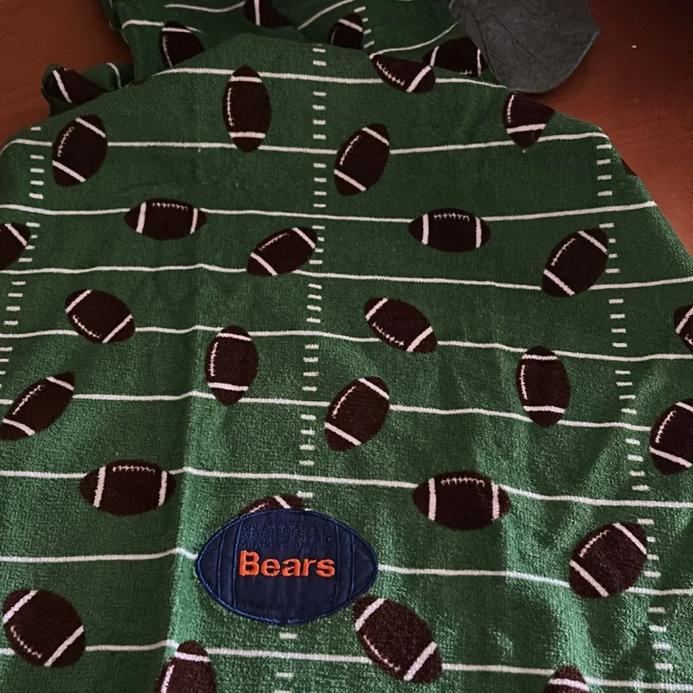 N/A green towel